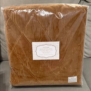 Grandin Road Brown Hand Stitched Quilt -  Twin - NWT